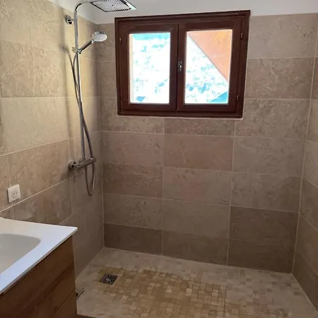 Gite Boutx Avec Jacuzzi 12 Personnes 5 Lits Doubles Et 1 Canape Lit * Boutx
