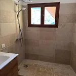 Avec Jacuzzi 12 Personnes 5 Lits Doubles Et 1 Canape Lit * Boutx