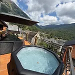 Avec Jacuzzi 12 Personnes 5 Lits Doubles Et 1 Canape Lit Villa