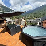 Avec Jacuzzi 12 Personnes 5 Lits Doubles Et 1 Canape Lit Villa *