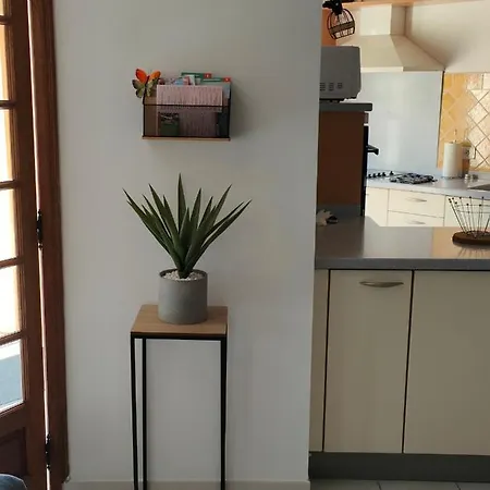 Villa Avec Jacuzzi 12 Personnes 5 Lits Doubles Et 1 Canape Lit *