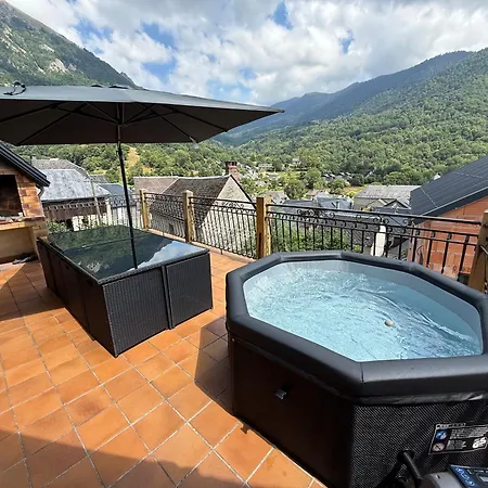 Avec Jacuzzi 12 Personnes 5 Lits Doubles Et 1 Canape Lit