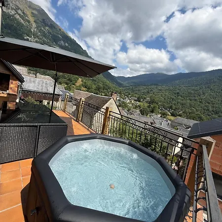 Avec Jacuzzi 12 Personnes 5 Lits Doubles Et 1 Canape Lit Villa
